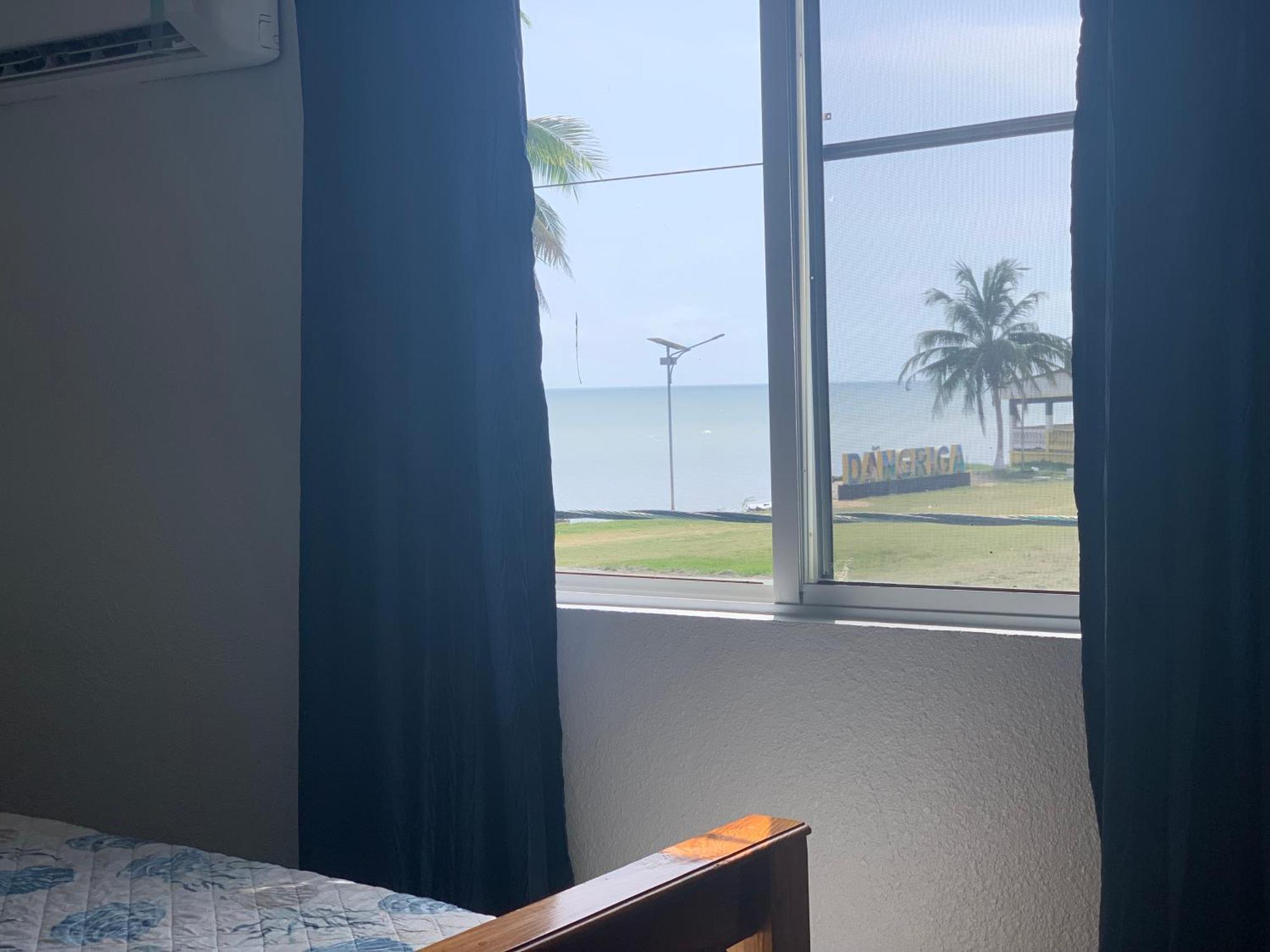 Bonefish Hotel Dangriga Extérieur photo