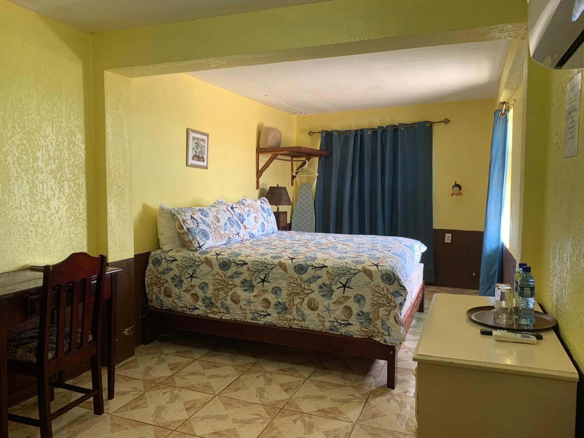 Bonefish Hotel Dangriga Extérieur photo