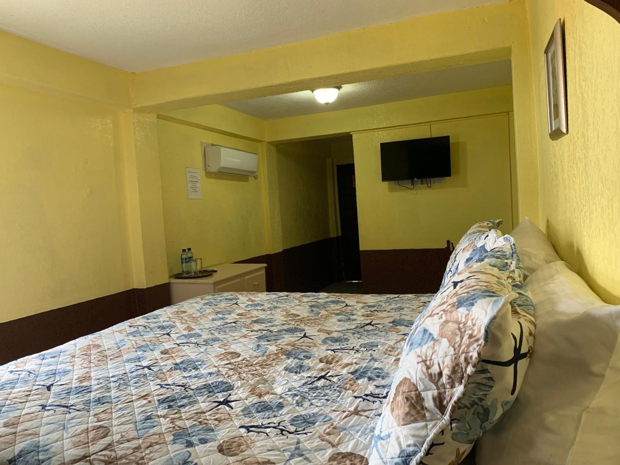 Bonefish Hotel Dangriga Extérieur photo