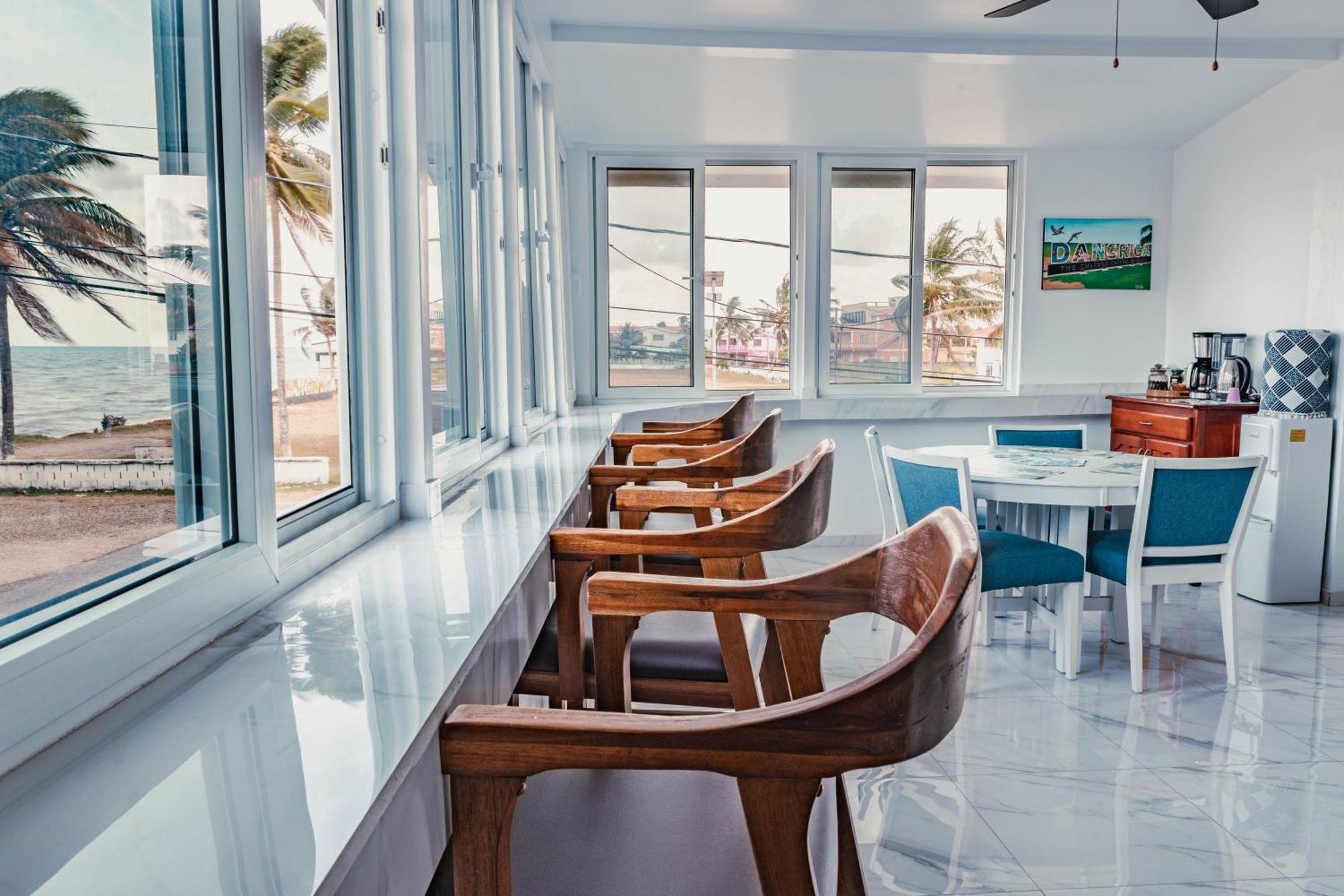 Bonefish Hotel Dangriga Extérieur photo