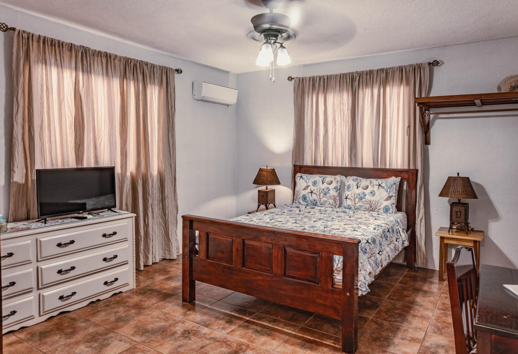 Bonefish Hotel Dangriga Extérieur photo