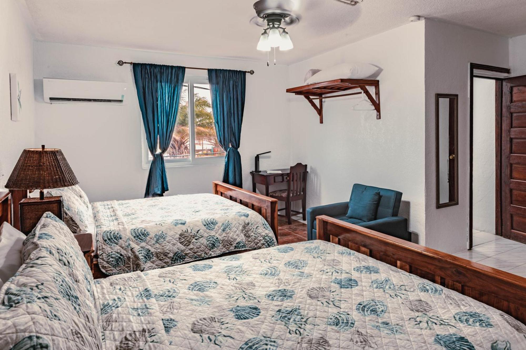 Bonefish Hotel Dangriga Extérieur photo
